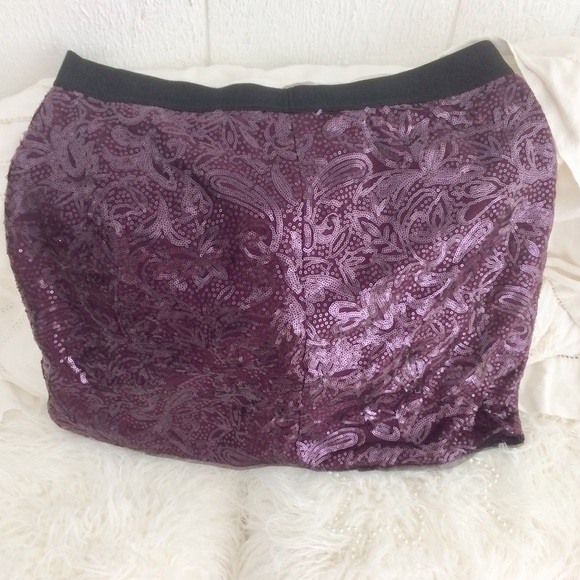 Stylin’- NWT Gorgeous purple sparkly skirt! - Picture 4 of 5